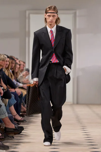 Look 47